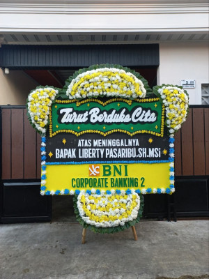 Papan Bunga Duka di Gane Barat Utara