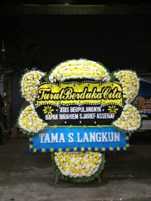 Papan Bunga Duka di Gane Barat Utara